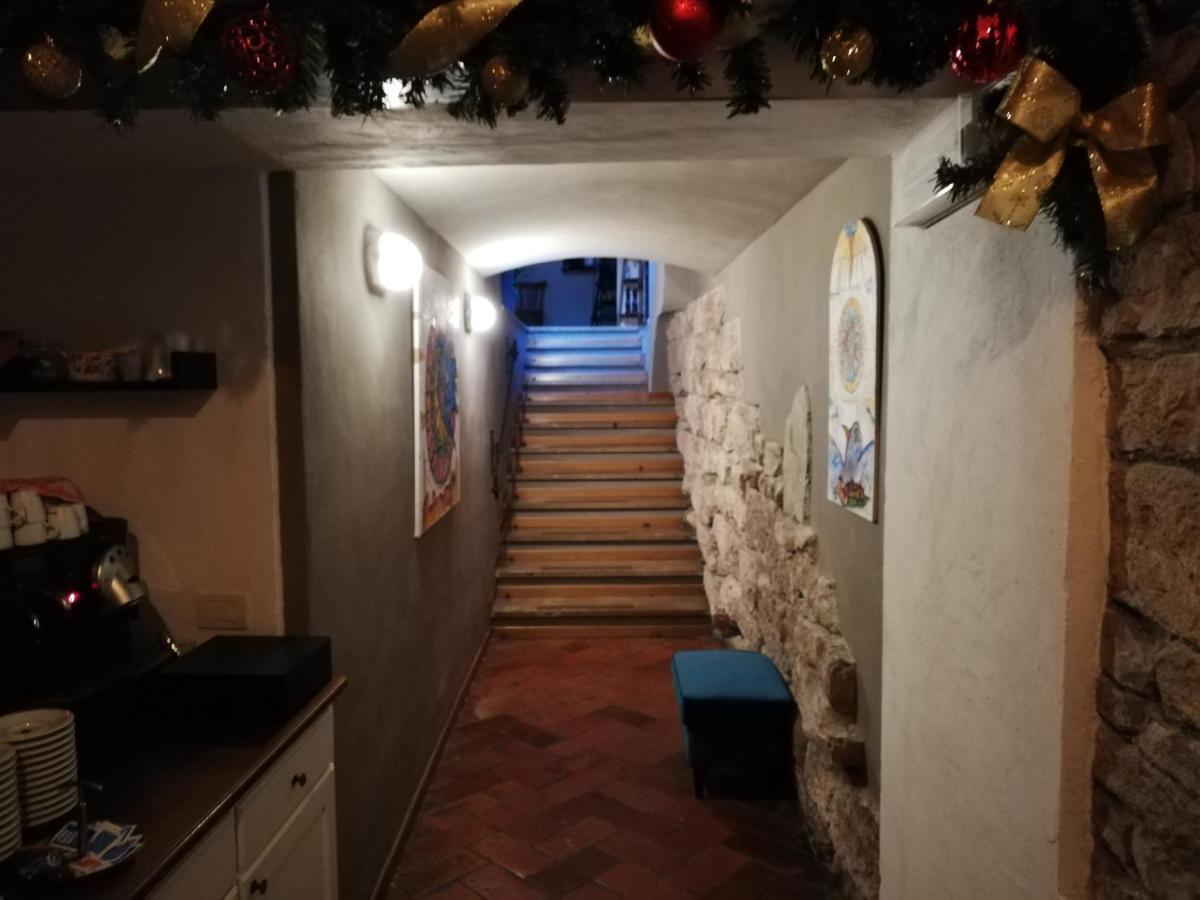 Hotel La Fortezza Ассизи Экстерьер фото