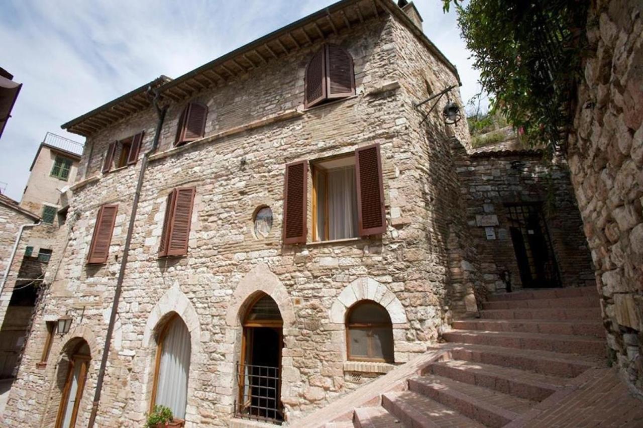 Hotel La Fortezza Ассизи Экстерьер фото