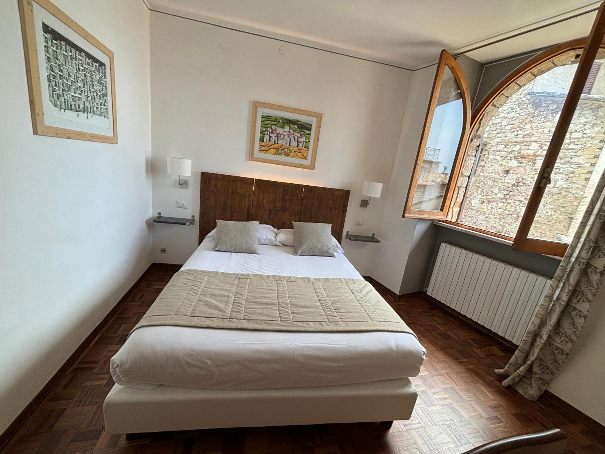 Hotel La Fortezza Ассизи Экстерьер фото